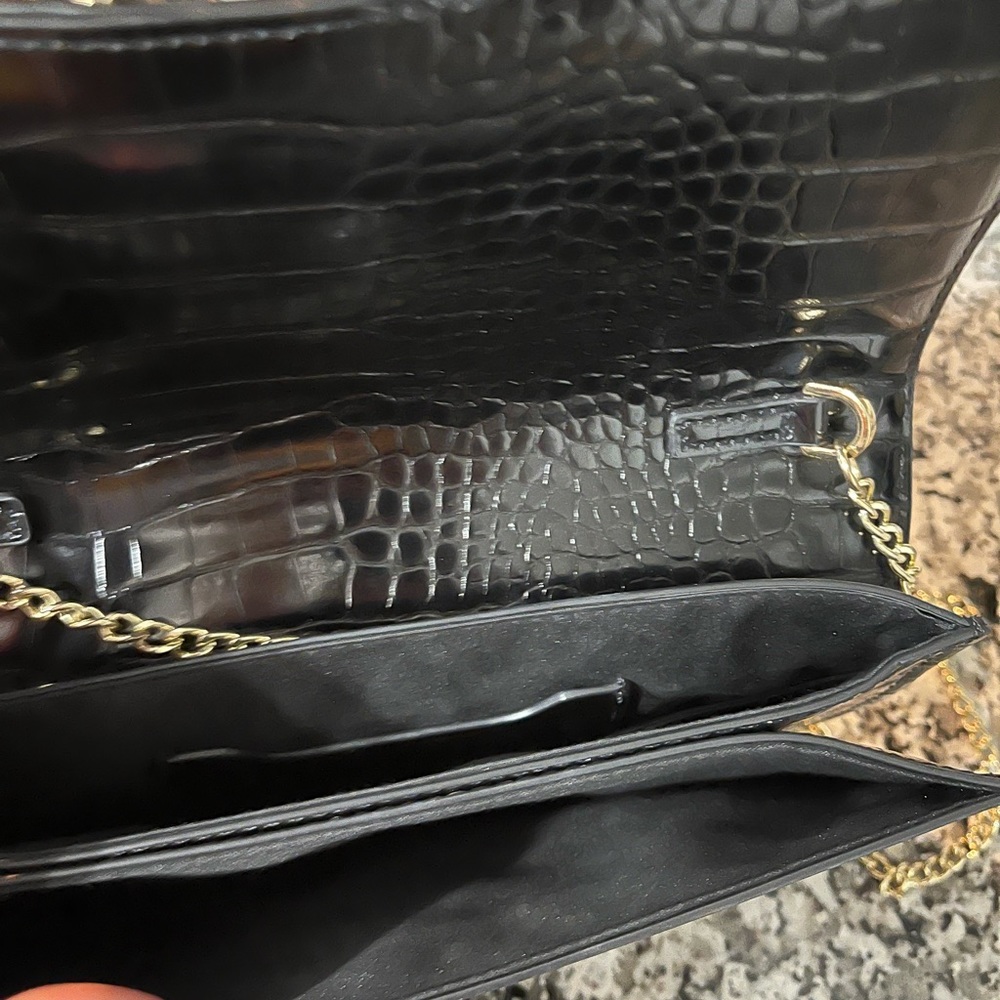 Crossbody - Picture 4 of 4